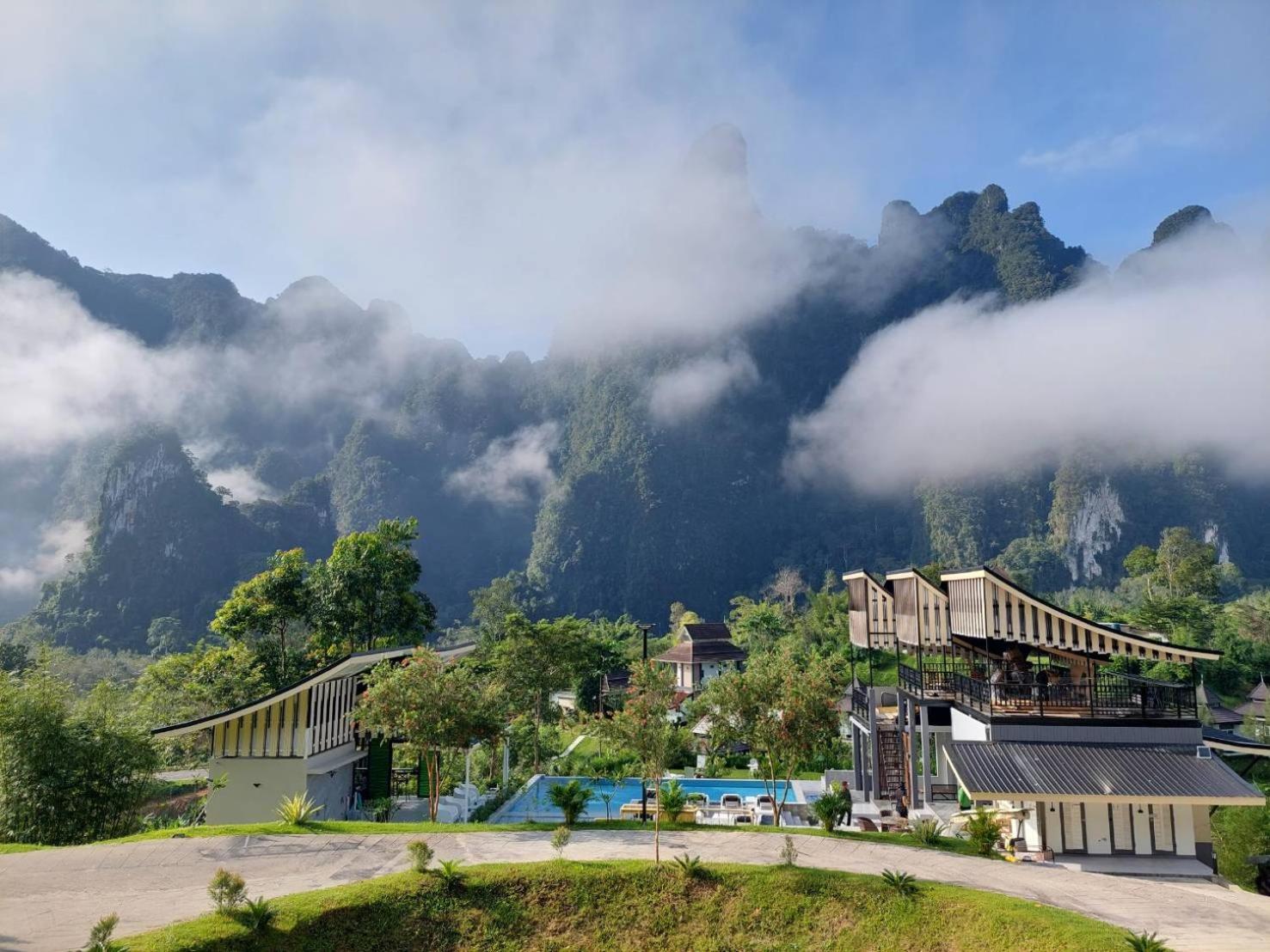 Lodge Magical Mountain View
