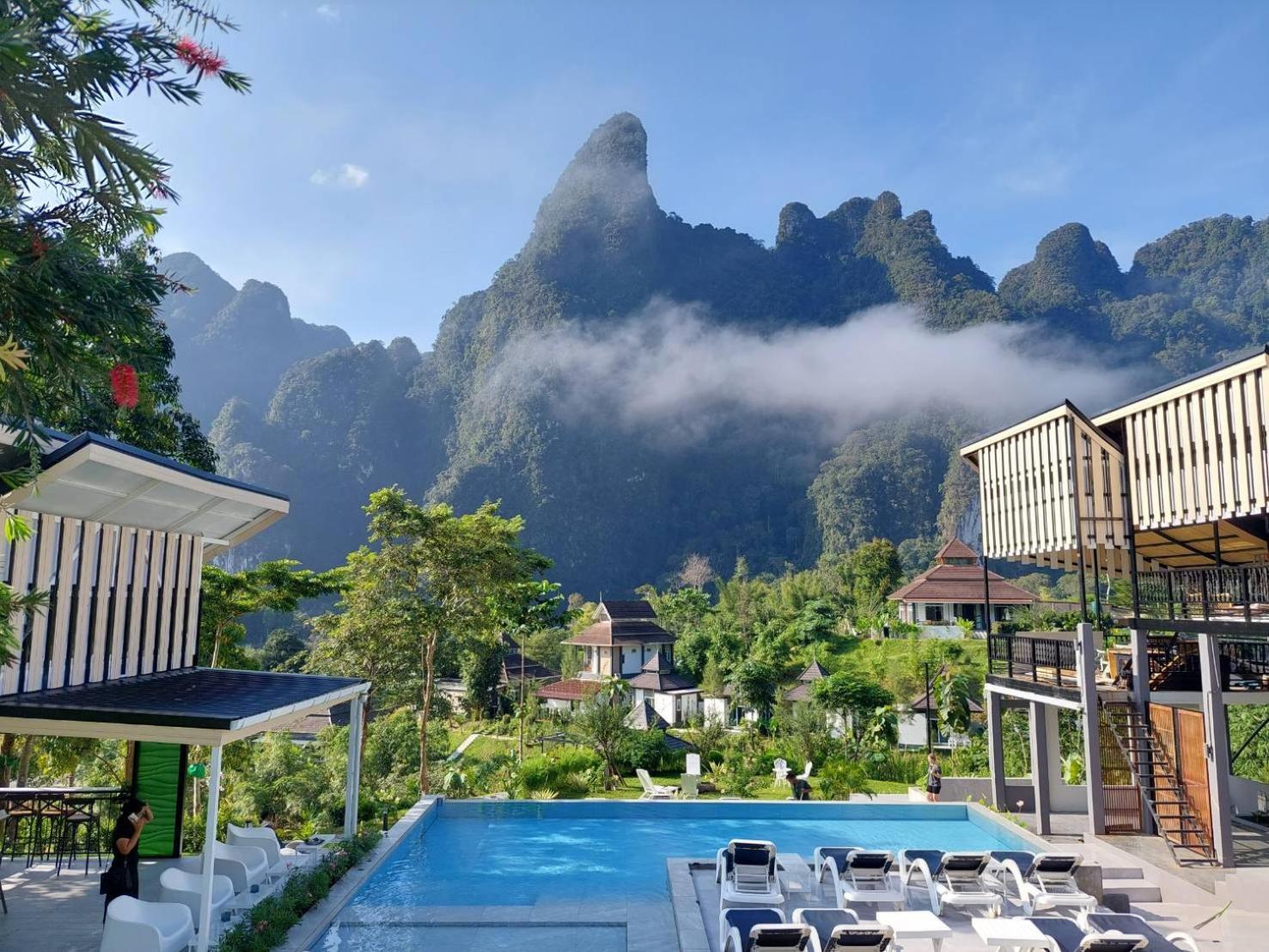 Magical Mountain View Lodge *
